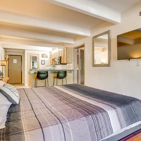 Lakefront Dillon Condo With Mountain Views!